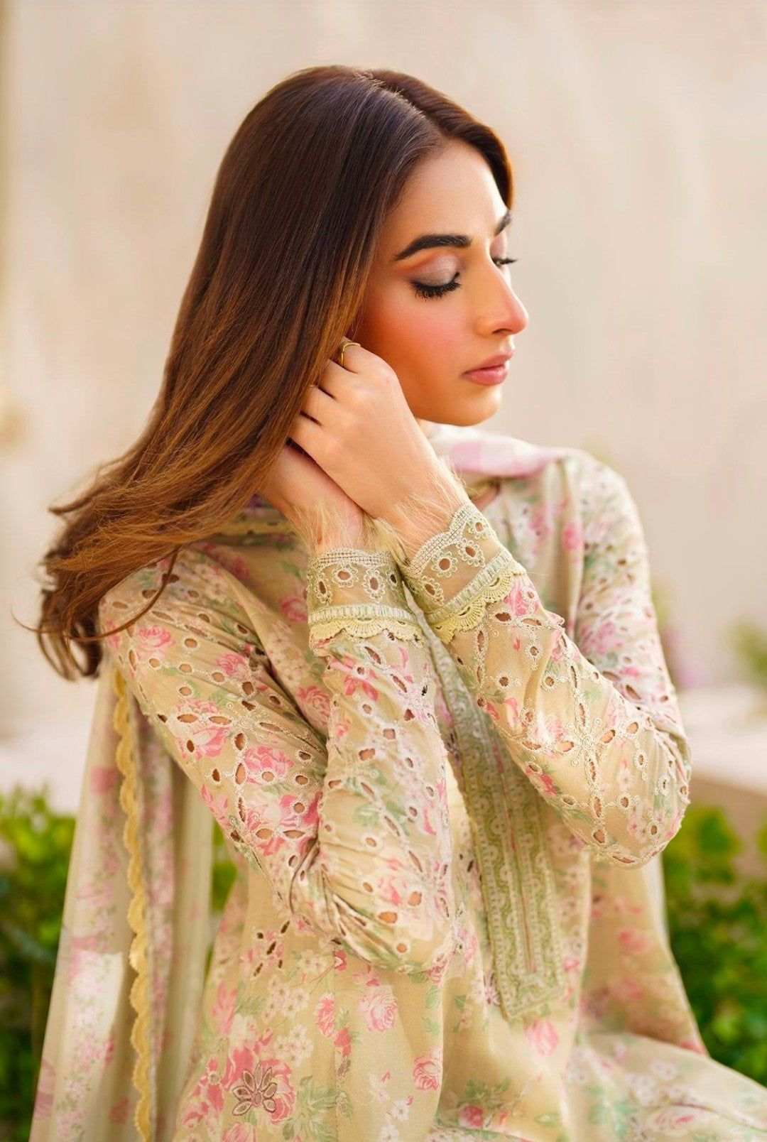 Iznik printed allover with chicken Kari work