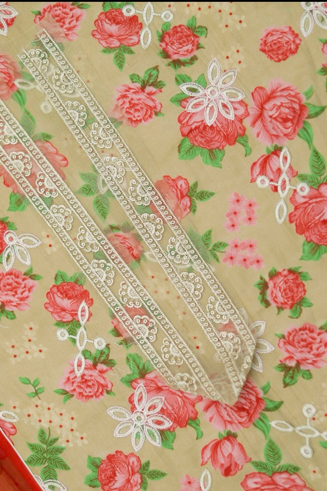 Iznik printed allover with chicken Kari work