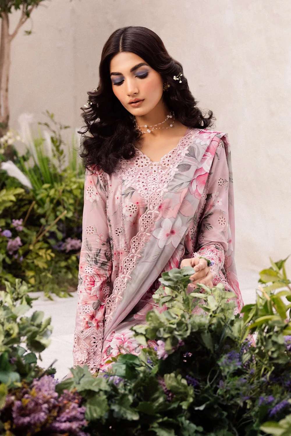 Iznik all-over printed with embroidered patches and chicken Kari work