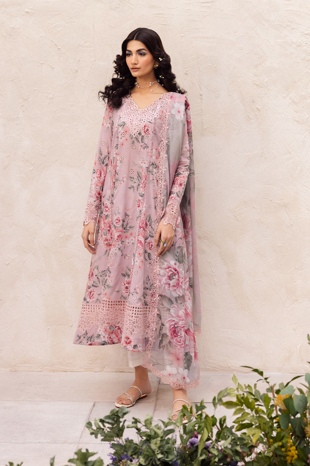 Iznik all-over printed with embroidered patches and chicken Kari work